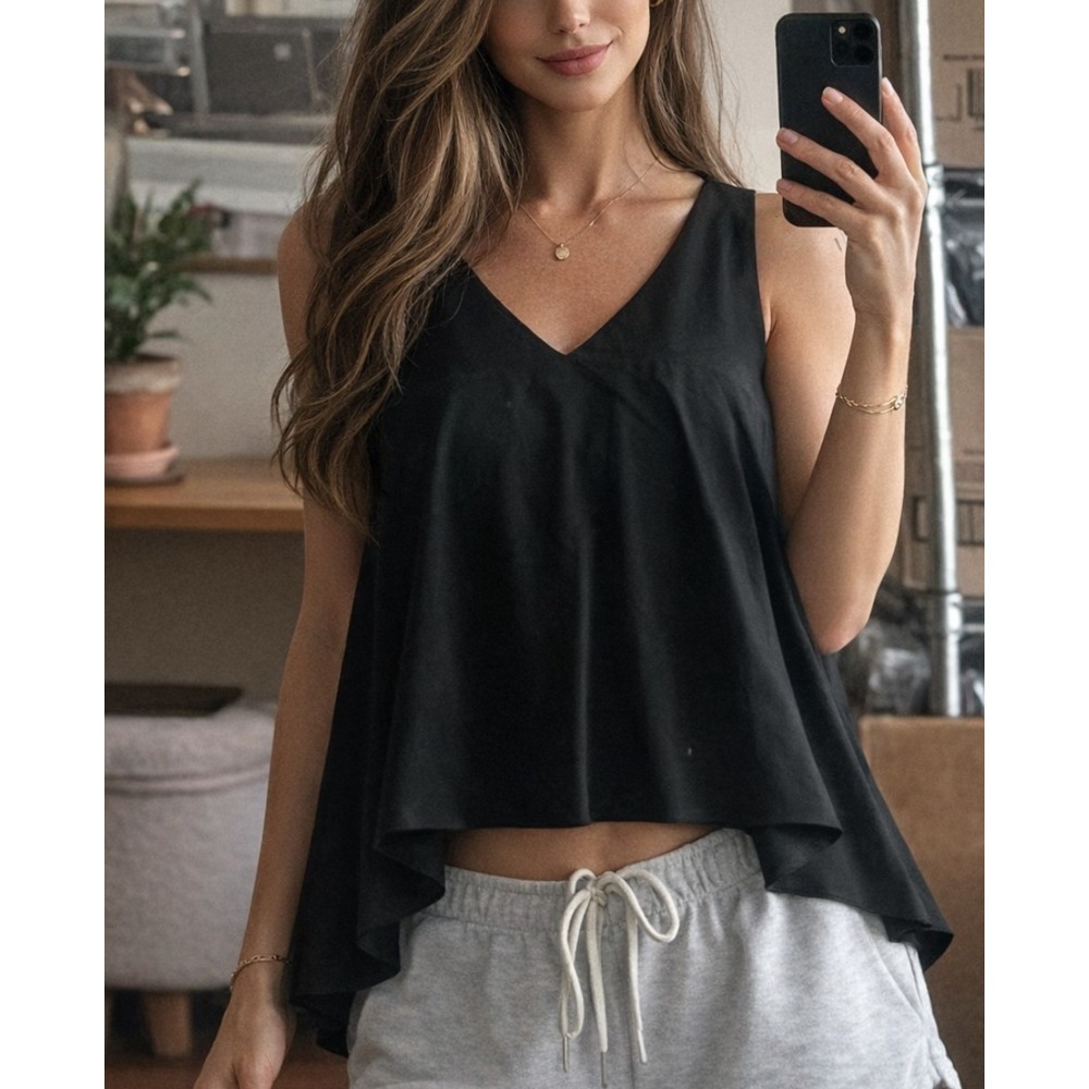Kit And Ace Top Bellezza High Low Hem Size 6 Black Assymetrical Tank VNeck Shirt